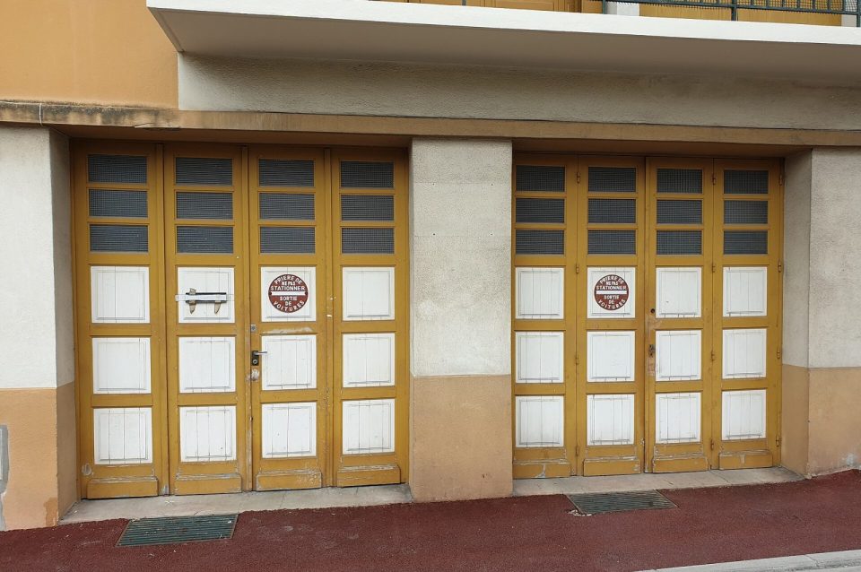 Garaža sa punjačem za električni auto, Novi Sad, Liman, 17 m²