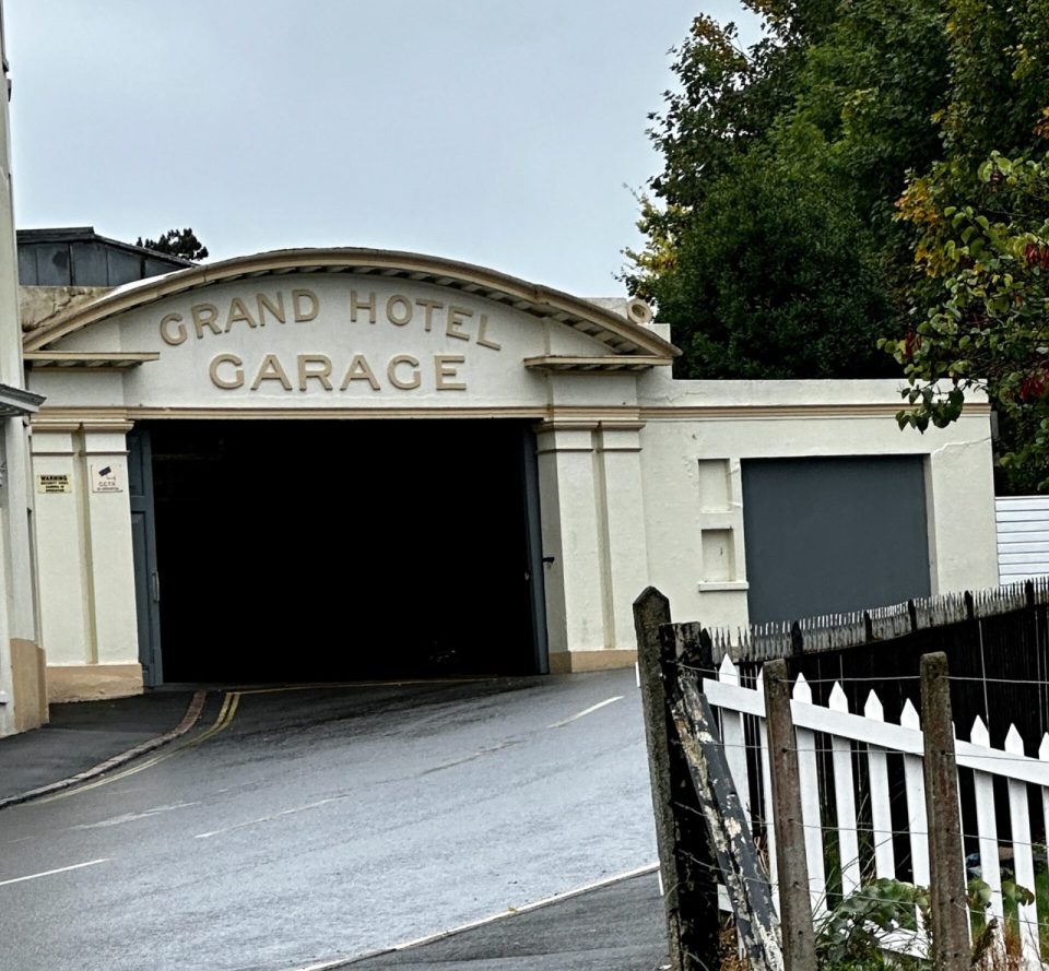 U zgradi, prizemlje, Stari grad, 17,46 m2, nivo -2