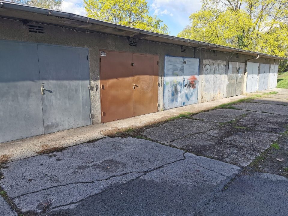 U zgradi, prizemlje, Savski venac, 12,38 m2, nivo PR