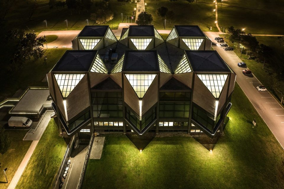 Natkriveno mesto, Palilula, 13,73 m2, nivo PR